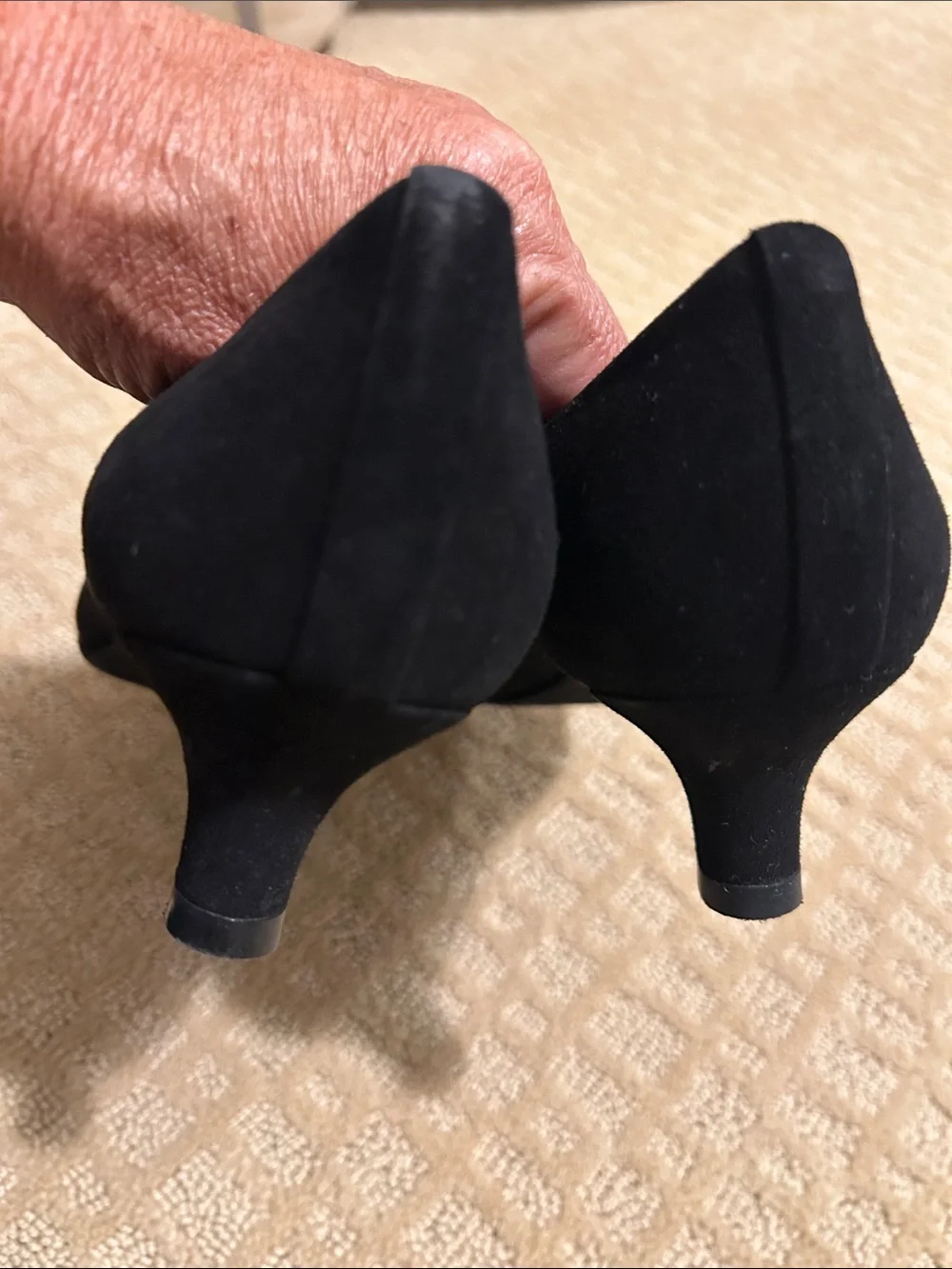 Stuart Weitzman Black Suede & Patent Pointed Toe Kitten Heel Pumps Sz 8